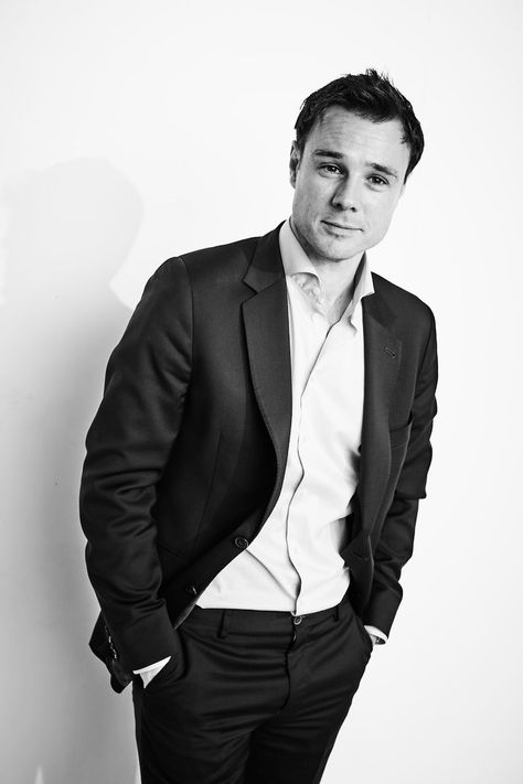 Rupert Evans on Twitter: "Most years I bump into photographer Maarten de Boer @iheartmaarten and he always impresses. Effortless & quick. Thxs. @TVInsider @TVGuideMagazine… https://t.co/lwh6j3rrWS" Rupert Evans, Bump, Men's Blazer, Blazer, On Twitter, Photographer, Twitter