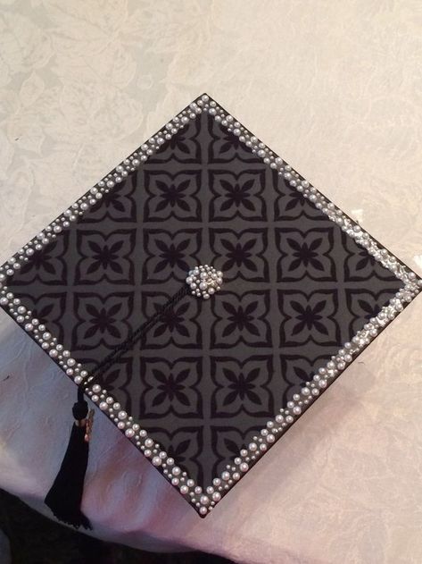 The Minimalist Cap | Community Post: 14 Ways To Decorate Your Graduation Cap