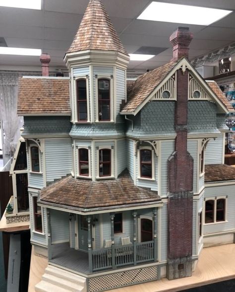 Cardboard Victorian House, Victorian Mansion Dollhouse, Doll House Colors Schemes, Victorian Dollhouse Exterior, Victorian Dollhouse Interior, Build Dollhouse, Dollhouse Aesthetic, Victorian Doll House, Victorian Dollhouse Miniatures