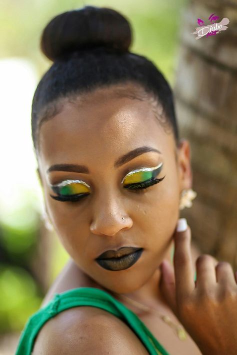 Jamaican Flag Makeup Caribbean Flags, Jamaican Flag, Cute Eyeshadow Looks, Bold Makeup Looks, Carnival Makeup, Caribbean Carnival, Makeup Idea, Indian Flag, Colorful Eye Makeup