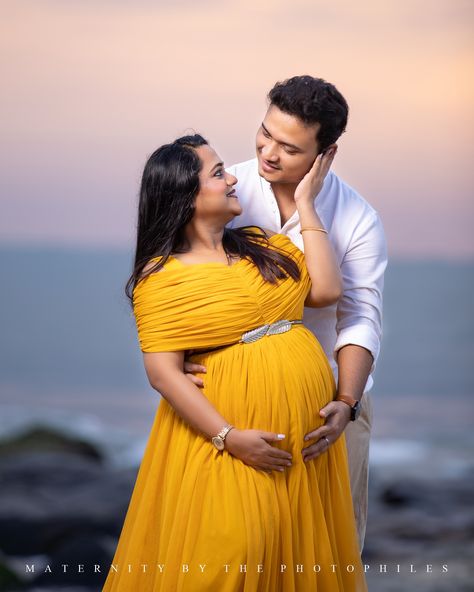 Book us for a golden hour beach maternity photoshoot, where every moment is bathed in radiant beauty and everlasting magic. Liking, commenting and sharing will be very much appreciated 😁 For Bookings DM or Whatsapp us @+91 9962609796 Shot by @chuppido Shot on @canonindia_official #5dmarkiv @godoxlighting #thephotophiles #momentsinmotherhood #mompreneur #photooftheday #expectingmom #babybump #maternityphotoshoot #healthypregnancy #maternityphotographer #maternityphotosession #babyonthewa... Mertanity Photoshoot, Metarnity Photoshoot Indian At Home, Pragnacy Photography Ideas, Indian Pregnancy Photoshoot, Metarnity Photoshoot, Maternity Couple Photoshoot, Indian Maternity Photos, Maternity Beach Photoshoot, Baby Shower Photoshoot