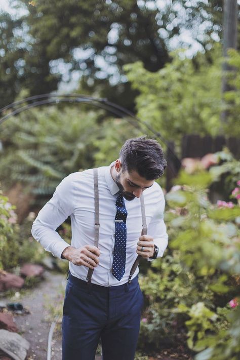 Backyard Wedding Inspiration full of Easy Elegance Suspenders Fashion, Tie And Suspenders, Wedding Backyard, Mens Wedding Attire, Groom Wedding Attire, Wedding Simple, Groomsmen Attire, Groom Outfit, Groom Attire