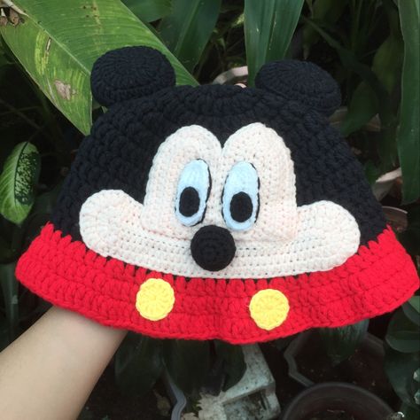 Mickey Mouse Bucket Hat Crochet, Crochet Mickey Mouse, Bucket Hat Crochet, Mickey Mouse Hat, Hat Ideas, Hat Crochet, Bucket Hat, Crochet Hats, Internet