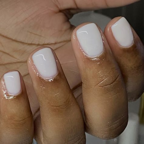 Gel Nail Polish Natural Nails, Natural Nails On Black Women, Natural Nails With Gel Polish, Natural Polygel Nails, Polygel Short Nails, Gel Nails Ideas White, Non Gel Nails, Gel Manicure Short Nails Natural, White Overlay Nails