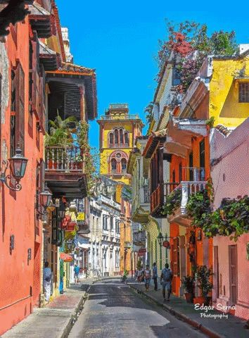 via GIPHY Medellin Colombia Aesthetic, Colombia Aesthetic, Colombia Art, Columbia South America, South America Map, Backpacking South America, Colorful Buildings, Backpacking Asia, America Latina