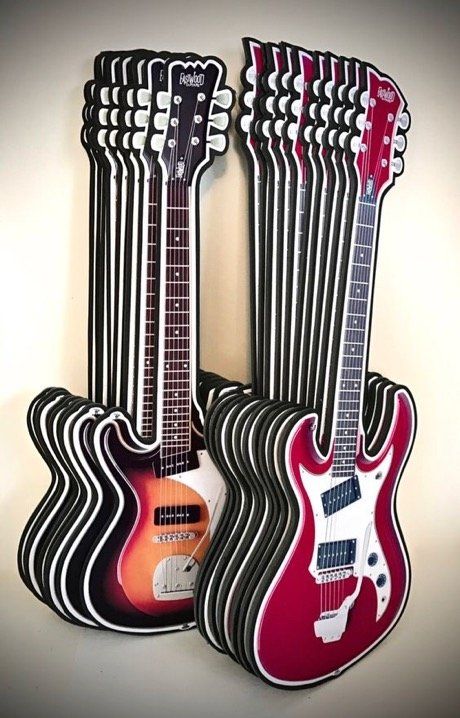 Grand Ole Opry Themed Party, Rock And Roll Party Decorations, Music Centerpieces, Guitar Party, Rock Star Costume, 80s Party Decorations, Rock And Roll Birthday, Rockstar Birthday Party, Type Of People