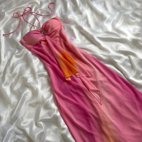 All Posts • Instagram Monday Christmas, Hot Prom Dress, Ombre Pink, Pink Chiffon, New Years Eve Dresses, Eve Dresses, Prom Dress Inspiration, Ball Gowns Evening, Christmas Party Dress