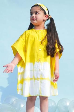 Shop for Tiber Taber Yellow Clamp Dyed Kaftan With Hairband For Girls Online at Aza Fashions Kids Kaftan, Kaftan Design, Cotton Kaftan Dress, Cotton Frocks, African Dresses For Kids, The Last Laugh, Cotton Kaftan, Kids Frocks, Girls Summer Outfits