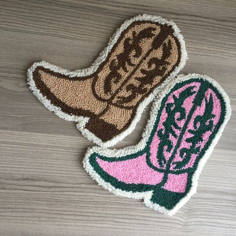 Cowboy Boot Punch Needle, Boho Tufted Rugs, Tufted Rug Design, Rug Tuft, Tufted Wall, Carpet Making, Homemade Rugs, Artsy Gift, Tufted Rugs