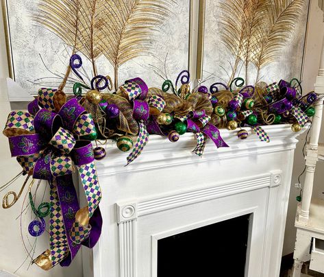 Doorway Garland, Mardi Gras Garland, Mantel Garland, Mardi Gras Crafts, Wreath Swag, Mantle Garland, Trying New Things, Mardi Gras Decorations, Mardi Gras Party