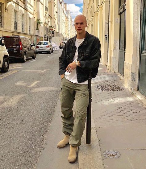 @julianfetterman on Instagram: “🥐” Men Streetstyle, Mens Street Style, Khaki Pants, Normcore, Street Style, Mens Outfits, My Style, Pants, On Instagram