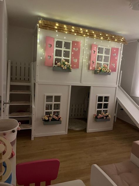 Beds With Drawers, Cool Forts, Loft Playroom, Bed Kids, Diy Playhouse, Kids Loft, Kids Loft Beds, Dream Kids, Cabin Bed