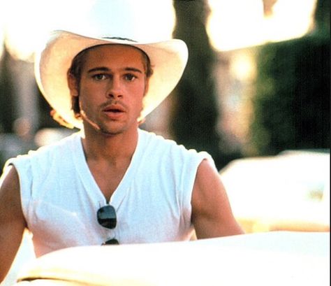 Brad Pitt wearing a cowboy hat & t shirt Brad Pitt Pictures, Julia Ormond, Thelma And Louise, Brad And Angelina, Geena Davis, Thelma Louise, Edward Norton, David Fincher, Susan Sarandon