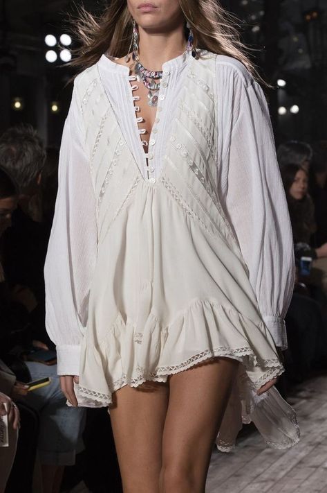 Isabel Marant Runway, Isabel Marant Style, Isabel Marant Dress, Fest Outfits, Fashion Week Spring 2020, Mode Inspo, Looks Style, Fashion Killa, Outfits Casuales