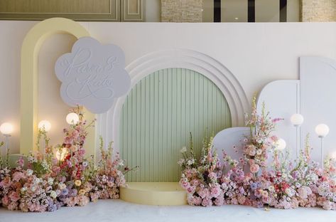 Pelamin Idea, Backdrop Photobooth, Garden Setup, Indian Baby Showers, Flowers Backdrop, False Wall, Photo Area, Indian Baby, Diy Wedding Backdrop