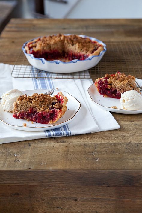 Cranberry Streusel Pie - Everyday Annie Streusel Pie, Cranberry Dessert, Apple Streusel, Blackberry Recipes, Pie Day, Fall Cakes, Tart Recipe, Sweet Pie, Quiche Recipes