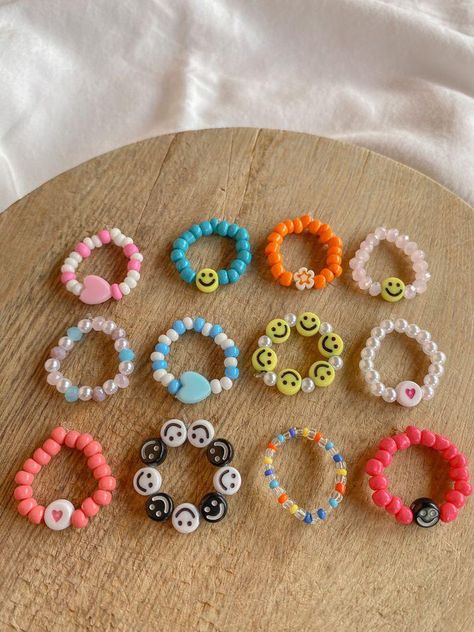 Manik Manik Kreasi, Evil Eye Bracelet Diy, Cincin Diy, Handmade Jewelry Business, Diy Beaded Rings, Bracelets Handmade Diy, Diy Friendship Bracelets Patterns, Bead Charms Diy, Diy Bracelets Patterns