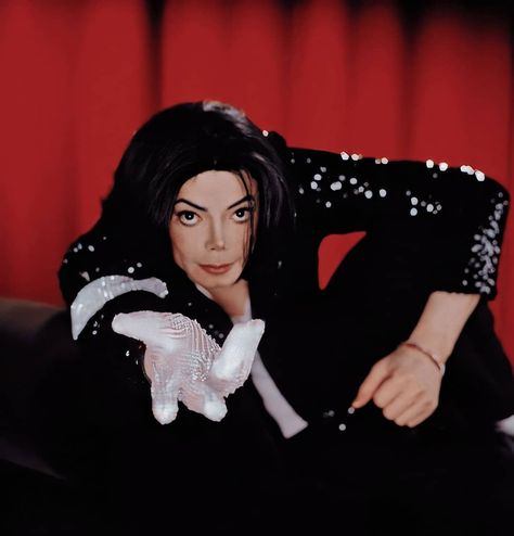 Michael Jackson Magazine, Michael Jackson 2001, Michael Jackson Photoshoot, Vibe Magazine, Michael Jackson Quotes, Michael Jackson Rare, Michael Jackson Art, Michael Jackson Smile, Joseph Jackson