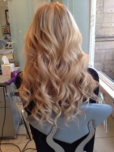 Glamorous wavey curls achieved in the salon using the new ghd eclipse styler. Lose Curls Long Hair, Wavey Curls, Curling Thick Hair, Cute Hairstyles With Curls, Loose Curls Hairstyles, Wavy Curls, Dyed Blonde Hair, Curls For Long Hair, Blonde Curls