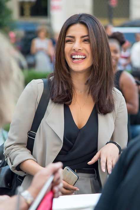 Pin for Later: Priyanka Chopra Swings Into Action on the Set of Quantico Season 2 Priyanka Chopra Hair, Long Bridal Hair, Shoulder Length Hair Cuts, Haircuts For Medium Hair, Haircuts Straight Hair, Trending Hairstyles, Medium Hair Cuts, Priyanka Chopra, Shoulder Length Hair