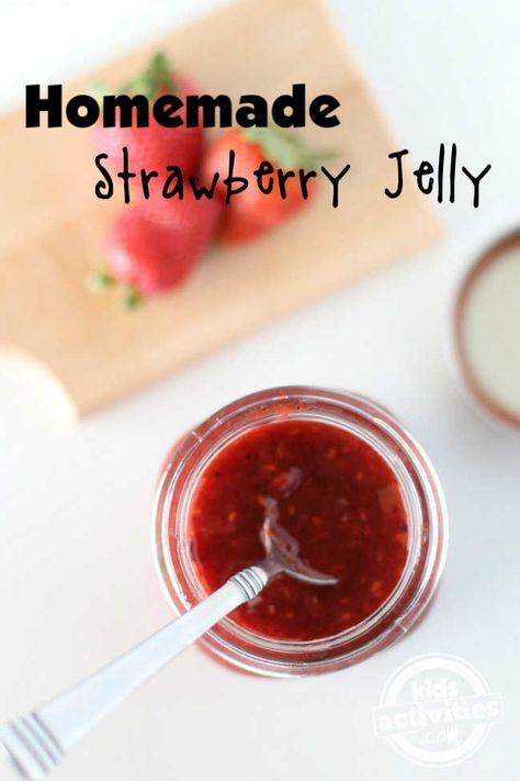 Strawberry Jelly Recipe Canning, Strawberry Jelly Recipe, Homemade Strawberry Jelly, Strawberry Jelly Recipes, Healthy Jelly, Jelly Strawberry, Diy Jelly, How To Make Jelly, Homemade Jelly