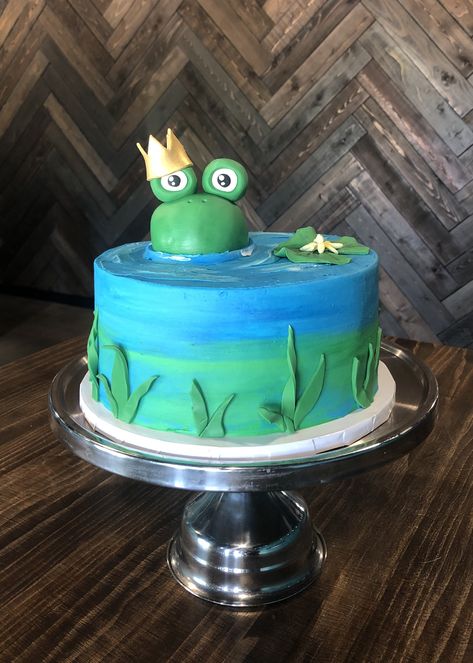 Frog Theme Cake, Frog Themed Cake, Frog Themed Birthday Party, Prince Baby Shower Theme, Frog Baby Showers, Frog Birthday Party, Frog Party, Prince Cake, Frog Birthday