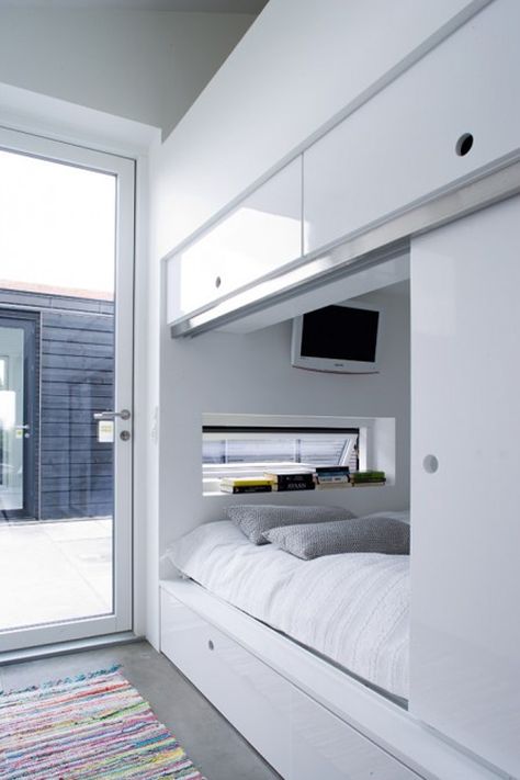 Small Space #Alcove Beds Cama Closet, Mini Hotel, Alcove Bed, Små Rum Lidt Plads, Sleeping Nook, Bed Nook, Modern Bunk Beds, Condo Decor, Bedroom Nook