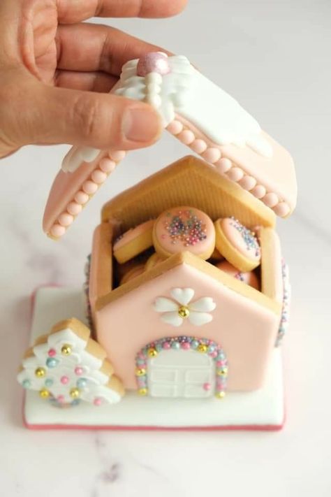 House Shaped Cookies, Sugar Cookie House, Baking Ideas Christmas, Cookie Houses, Dessert Ideas Easy, Gingerbread House Ideas, Dessert Cookies, Gingerbread House Cookies, The Best Dessert