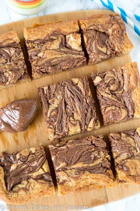 Easy Blondies, Nutella Blondies, Nutella Recipes Easy, Cocoa Brownies, Peanut Butter Nutella, Swirl Brownies, Nutella Brownies, Nutella Recipes, Favorite Dessert Recipes