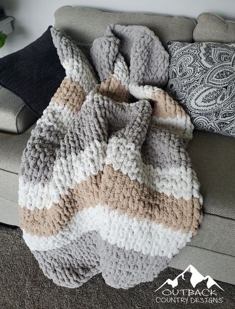 Blanket Patterns Crochet Chunky, Chenille Hand Knit Blanket, Chunky Knit Baby Blanket Patterns, Rope Blanket Chunky Knits, Knitted Blanket Color Ideas, Yarn Blanket Ideas, Grey Chunky Knit Blanket, Chunky Knit Blanket Colors, Chunky Blanket Color Ideas