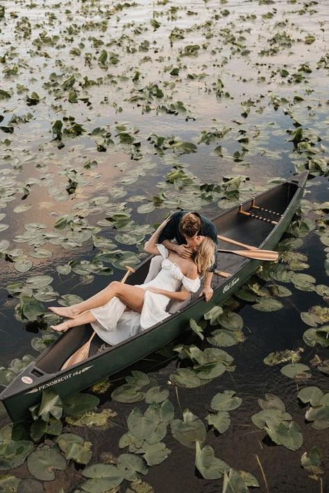 Romantic-Canoe-Engagement-Photos,-Canoe-Engagement-Photos,-Ohio-Engagement-Photographer,-Megan-Badia-Photography,-Unique-Engagement-Photos,-Row-Boat-Engagment-Photos Canoe Pictures, Boat Photoshoot, Dream Wedding Ideas Dresses, Row Boat, Photo Couple, Unique Engagement, Wedding Pics, Couple Shoot, Most Romantic