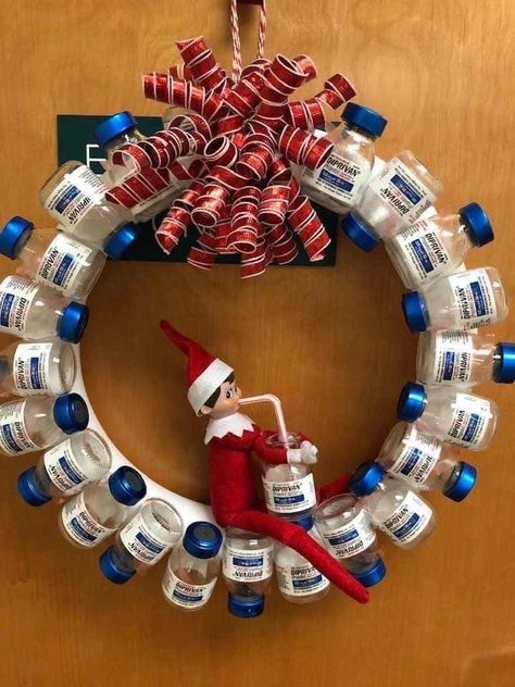 Medical Office Christmas Decorations, Nurse Door Decorations, Diy Dollar Tree Christmas Crafts, Hospital Decoration, Dollar Tree Christmas Crafts, Ideas Decoracion Navidad, Diy Dollar Tree Christmas, Pharmacy Decor, Christmas Door Decorating Contest