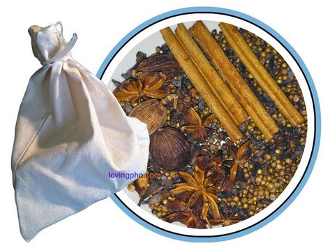 Spices and spice bag for pho. Asian Broth Recipe, Vietnamese Pho Soup Recipe, Pho Soup Recipe, Pho Spices, Spice Bag, How To Make Pho, Pho Restaurant, Pho Broth, Vietnamese Pho