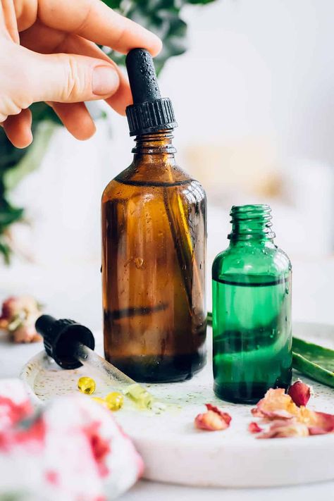 DIY Hydrating Face Serum + Anti-Wrinkle Eye Oil Homemade Face Lotion, Face Serum Recipe, Skin Care Procedures, Hydrating Face Serum, Homemade Lotions, Facial Serums, Lotion For Oily Skin, Tips For Oily Skin, Natural Recipes