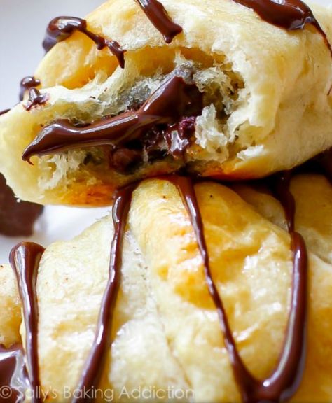 20 Minute Chocolate Cressents Chocolate Almond Croissant, Kid Friendly Meals Easy, Chocolate Croissants, Hashbrown Recipes, Almond Croissant, Easy To Make Desserts, Chocolate Croissant, Chocolate Almond, Food Yummy