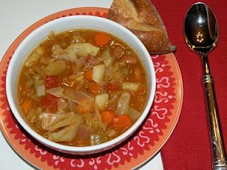 Basque Soup...  Could this be THE recipe I've been hunting for for 15 years?!!?!? Basque Soup Recipe, Basque Soup, Cabbage Soup Diet Plan, Soup Cabbage, Basque Food, Cabbage Soup Recipe, Cabbage Soup Diet, Soup Diet, Cabbage Soup