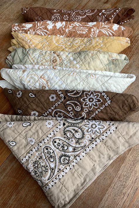 Quiltey Quilted Bandana - Assorted – M.PATMOS Center Point, Brooklyn New York, Learn To Sew, Sewing Inspiration, Quilt Sewing, Bandanas, Diy Sewing, Fabric Crafts, Quilt Patterns