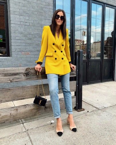 Yellow Suit Jacket Outfit Women, Yellow Blazer Outfit Casual, Yellow Blazer Outfits For Women, Zara Blazer Outfit, Yellow Jacket Outfit, Yellow Blazer Outfit, Paris Outfit Ideas, Yellow Blazer, Blazer Outfits Casual