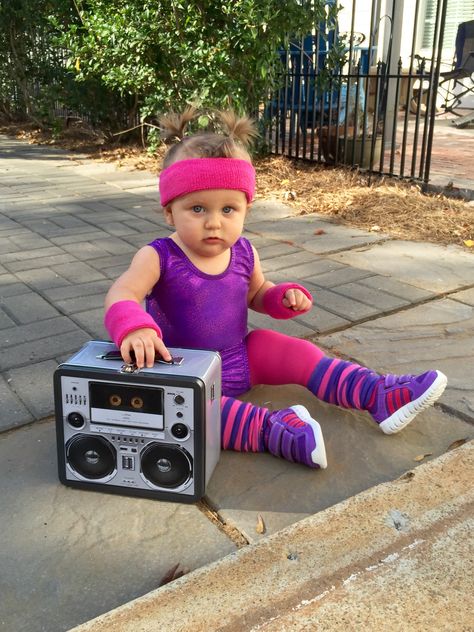 Cutest 80's workout baby ever! Funny Toddler Halloween Costumes, Workout Costume, Diy Girls Costumes, Sibling Costume, Toddler Costumes Girl, Simple Workout, Halloween Costume Toddler Girl, Girl Halloween Costumes