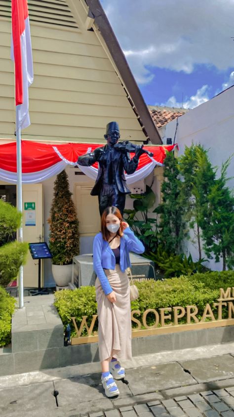 Museum WR Supratman Surabaya 📍 Wr Supratman, Academic Dress