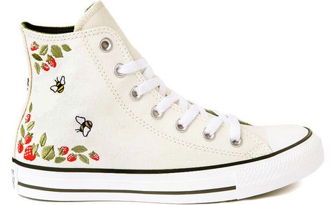 Berries And Bees Converse, Bee Converse, Strawberry Converse, Coquette Converse, Bree Aesthetic, Fun Converse, Prepare For Summer, Cute Converse Shoes, Shoes Wishlist