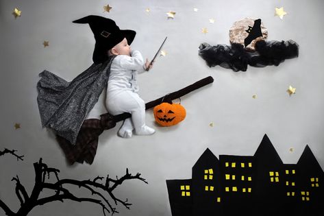 7 Tips for Halloween Photography Ideas - Corel Discovery Center Baby Cosplay, Photo Halloween, Baby Boy Newborn Photography, Baby Kostüm, Monthly Baby Photos, Anne Geddes, Creative Mom, Halloween Photography, Newborn Baby Photoshoot