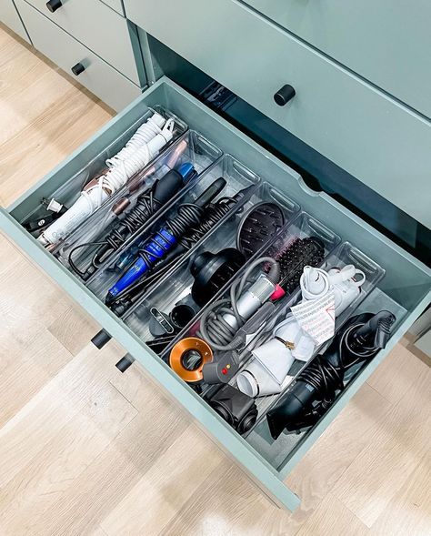 Hair Tool Drawer, Messy Drawer, Hair Tool Storage, Bathroom Organization Hacks, Hair Product Organization, Bathroom Drawer Organization, Room Organization Bedroom, Tool Drawers, Hair Tool Organizer