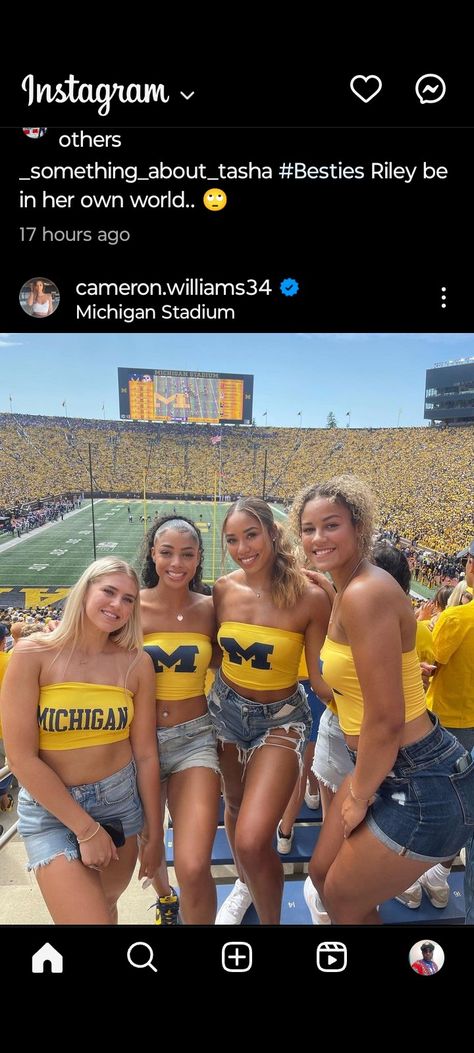 University Of Michigan Football Outfits, Michigan Game Day Outfit, Michigan Game Day, Michigan Aesthetic, University Of Michigan Football, College Football Tailgate, College Gameday Outfits, College Vision Board, Gameday Outfits