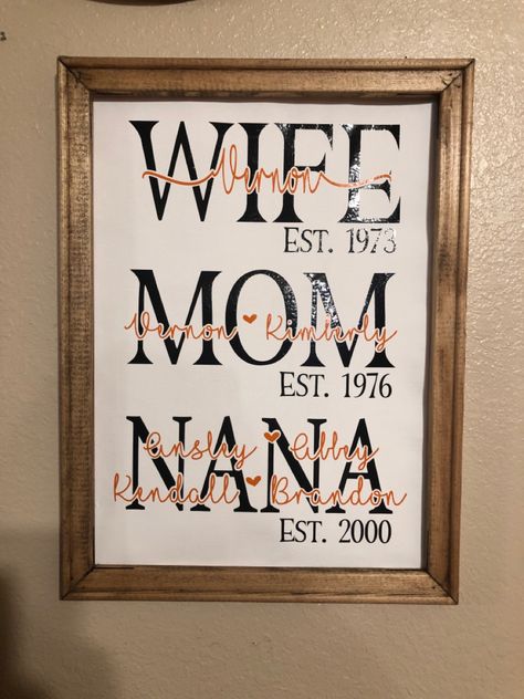 Cricut Grandparent Gifts, Cheryl Cochran, Grandkids Sign, Reverse Canvas Sign, Diy Gifts For Grandma, Homemade Gifts For Mom, Nana Christmas Gifts, Grandma Sign, Mom Crafts