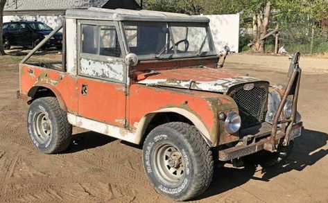 American Pickup Trucks, Land Rover Series 3, Range Rover Classic, My Dearest, Classic Pickup Trucks, Land Rover Series, Land Rovers, Abandoned Cars, Mini Trucks