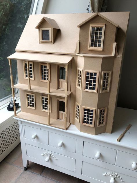 Popsicle Stick Houses, Cardboard Houses, Homemade Bird Houses, Diy Barbie House, Dolls House Shop, House Template, Doll House Plans, Doll House Crafts, Diy Wall Art Decor