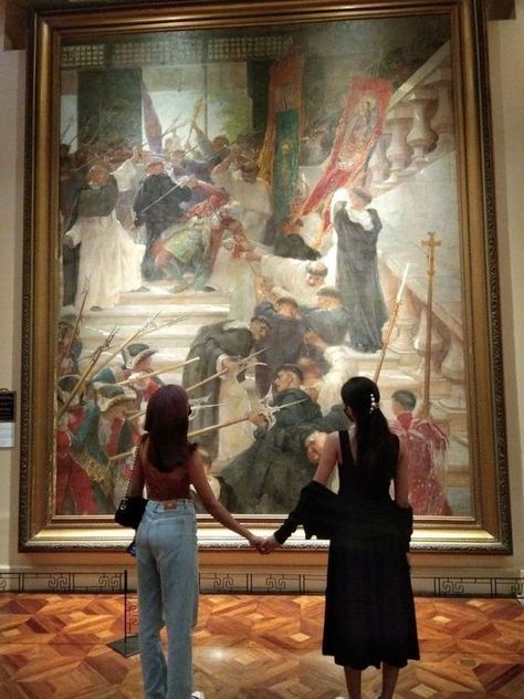 Two women standing infront of a large painting in a museum holding hands. One wearing a black dress and the other in jeans and a top. Dream Couple, Teenage Dream, Couple Aesthetic, Girls In Love, Art Museum, In Love, Art