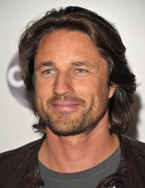 Martin Henderson  from Off the Map Martin Henderson, Virgin River, Hey Handsome, Actrices Hollywood, Favorite Actors, Grey's Anatomy, Celebrity Hairstyles, Good Looking Men, Pretty Men