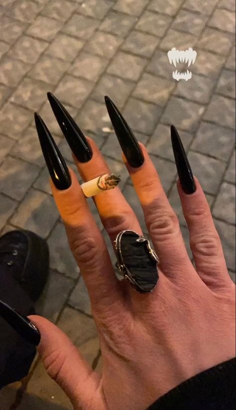 Long Black Nails Stilettos, Black Nails Stiletto, Matte Stiletto Nails, Long Black Nails, Stilleto Nails Designs, Black Stiletto Nails, Long Stiletto Nails, Black Acrylic Nails, Drip Nails